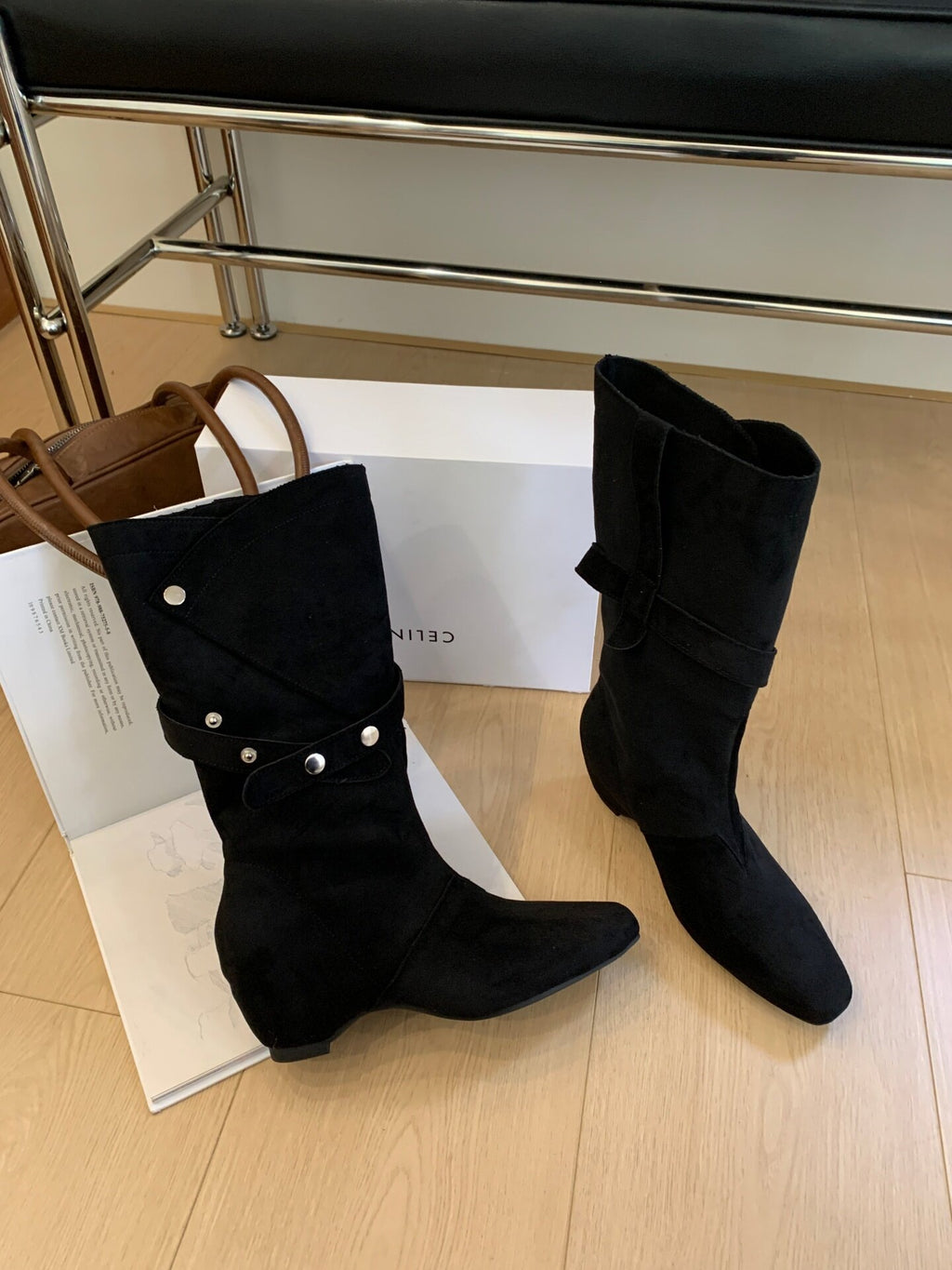 Botas de montar de gamuza con taco oculto de mujer - foto 6