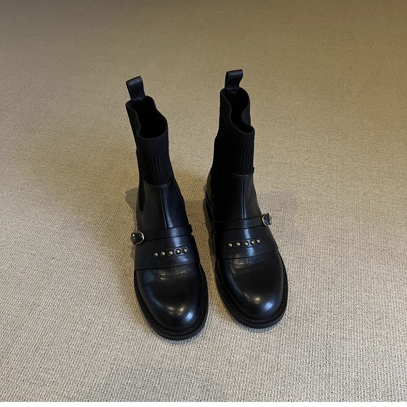 Botines negros tipo calcetín con hebilla y tachas - foto 7
