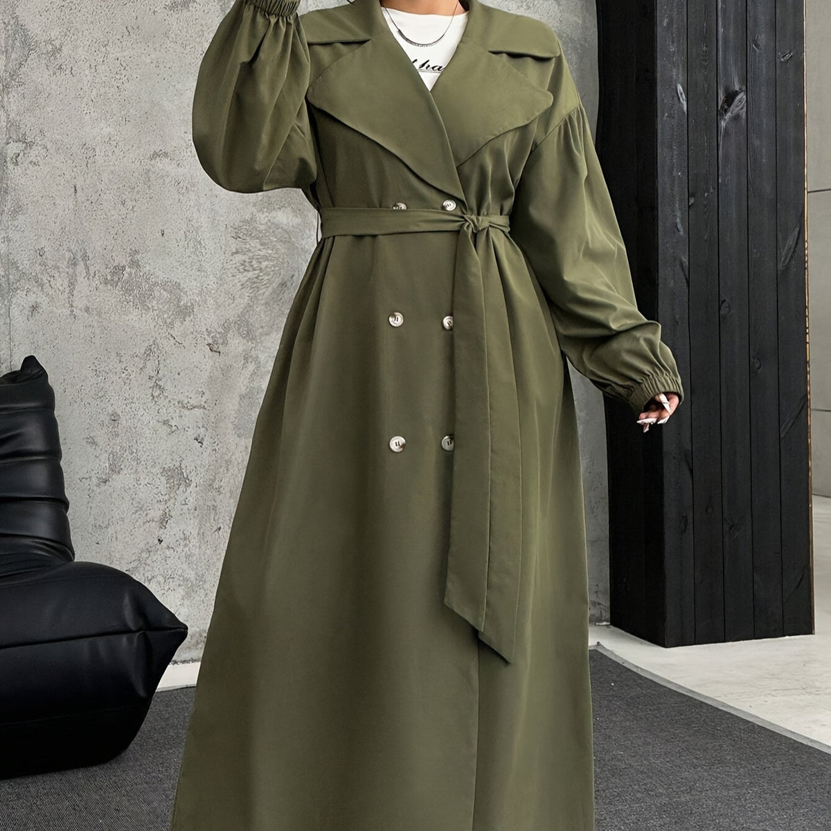 Gabardina cruzada manga larga con cinturón - foto 3