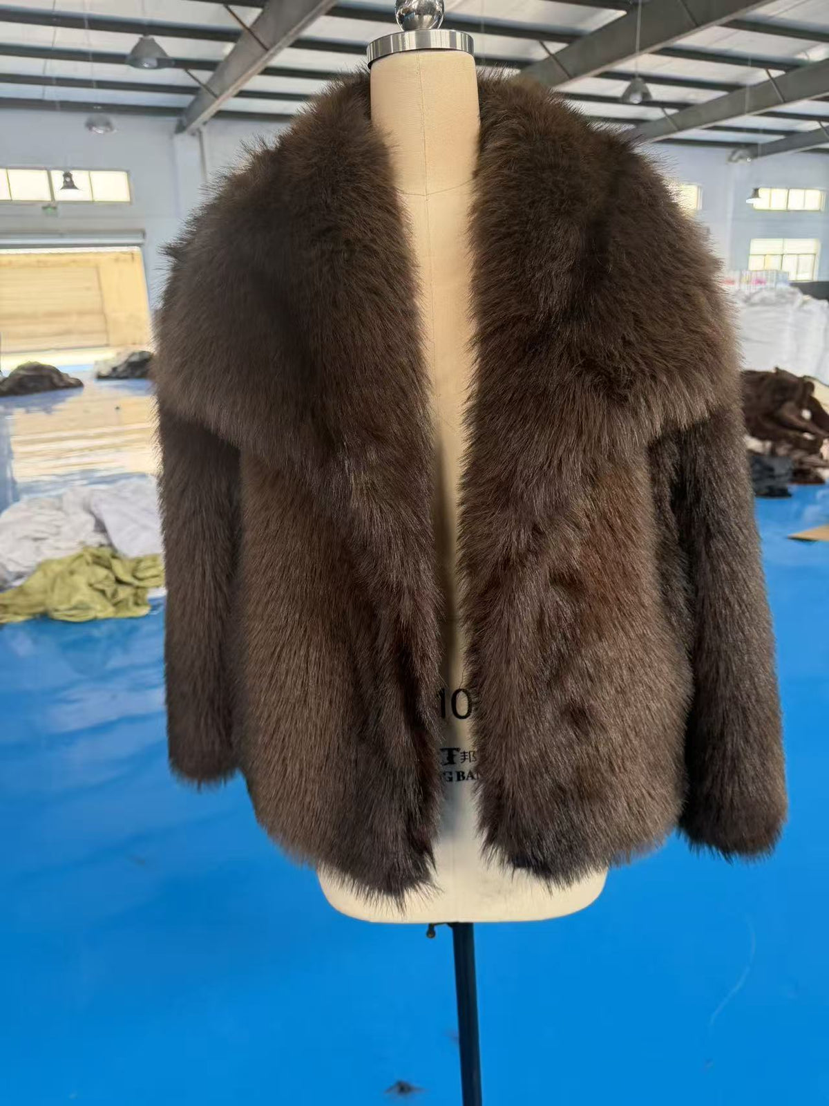 Chaqueta de chiporro bicolor con solapa ancha para mujer - foto 3