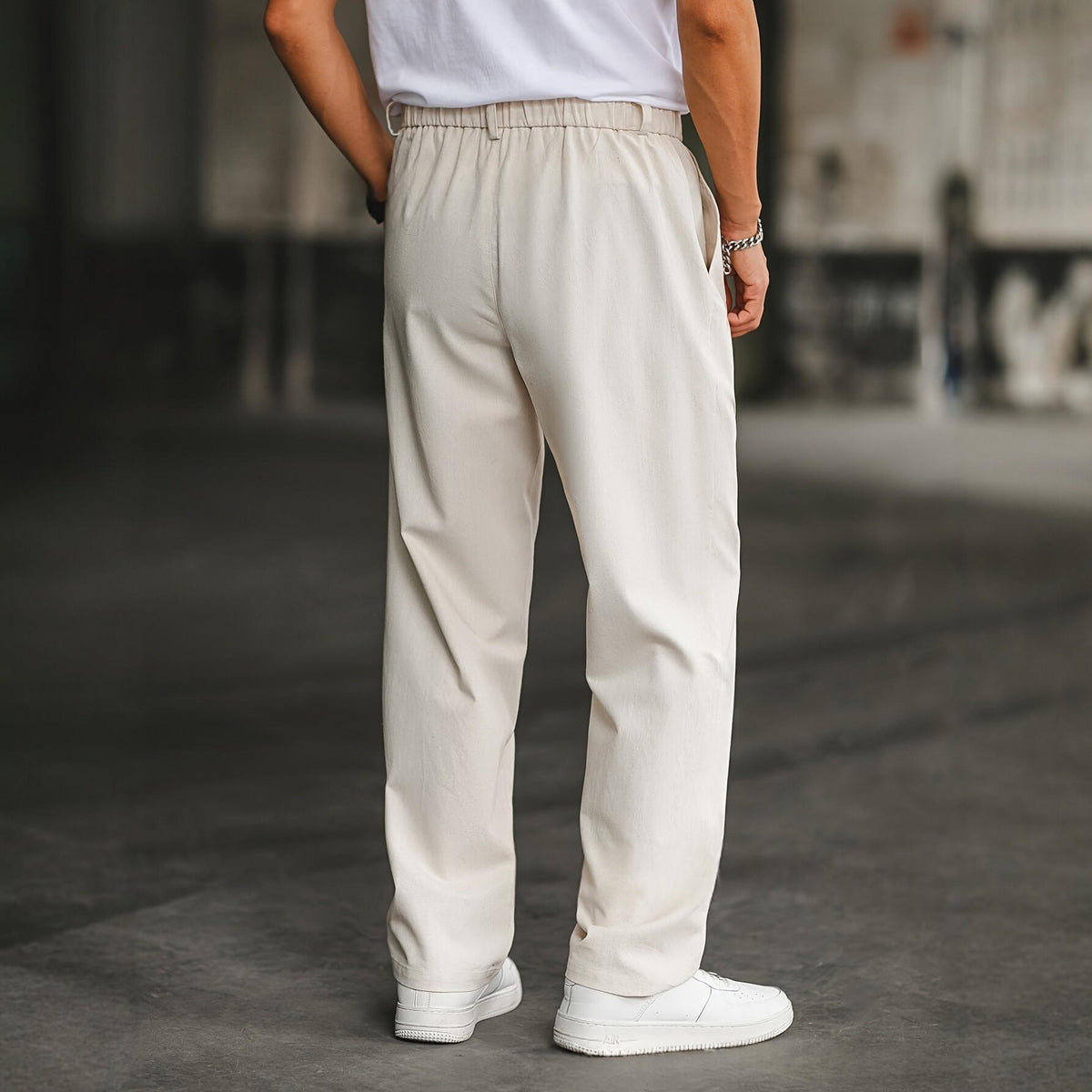 Pantalón holgado recto de lino con doble pinza - foto 5